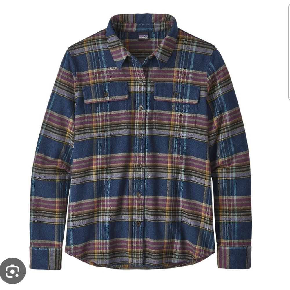 Patagonia Cotton Fjord Flannel Long Sleeve Button Down Shirt In Navy Plaid